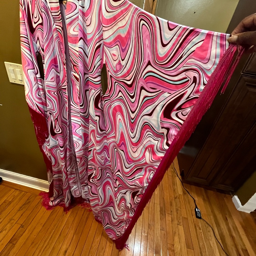 Dramatic Fringed Coverup. Size Large - image 5